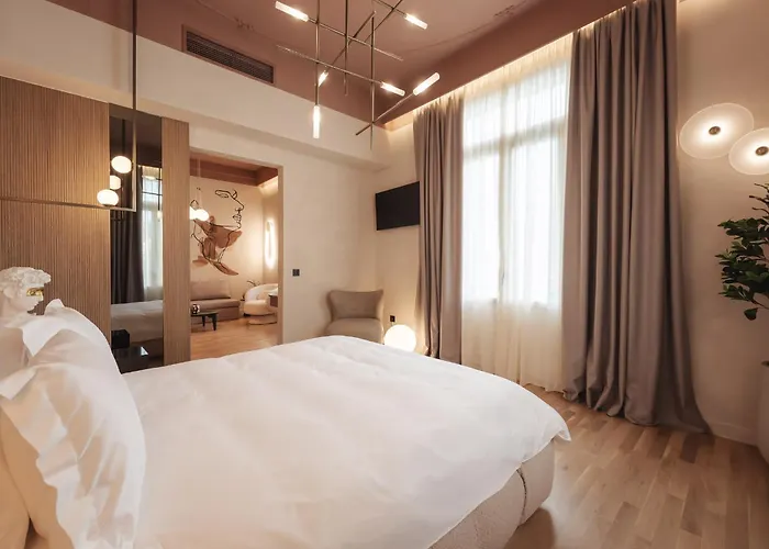 Zenith Premium Apartahotel